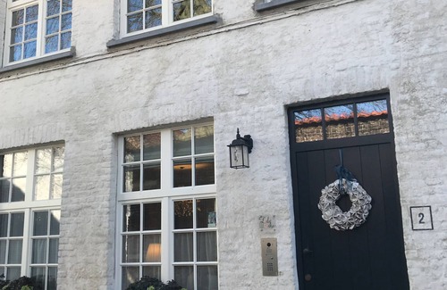 Historical Center Bruges Apartment | Lady Anna Charming Suite in the Center of Bruges