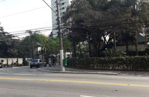 Sao Paulo Apartment | Ladybug corner in front of Prarque and dam