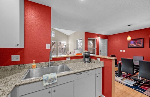 Lafayette House | Lafayette - Modern Townhome Getaway - Near Boulder!