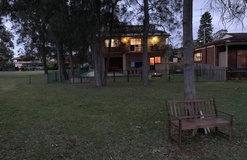 Lake Macquarie City Council House | Lago Mac - dog friendly lake house with great sunsets