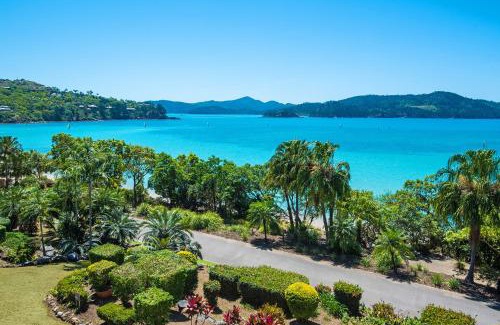 Hamilton Island Apartment | Lagoon Beachfront Lodge 206 on Hamilton Island by HamoRent