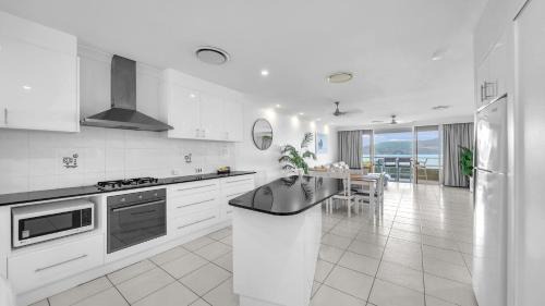 Hamilton Island Apartment | Lagoon Beachfront Lodge 206 on Hamilton Island by HamoRent