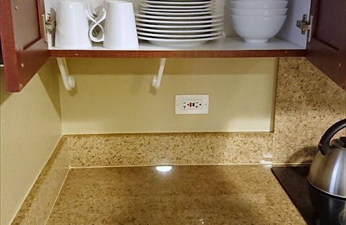 Waikiki Condo | Lagoon Tower! Family Friendly Resort! Beautiful Hilton Condo On Waikiki Beach!