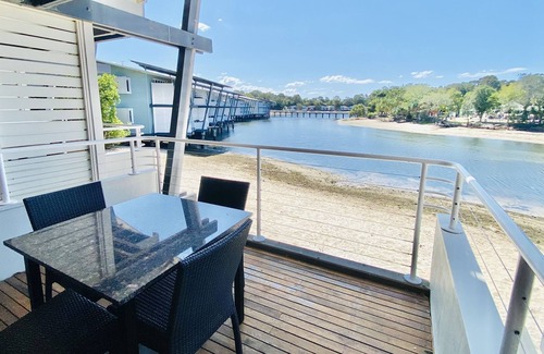 Gold Coast Apartment | Lagoon View 1 bed Sleeps 4 - Couran Cove Resort (Wheelchair Accessible)