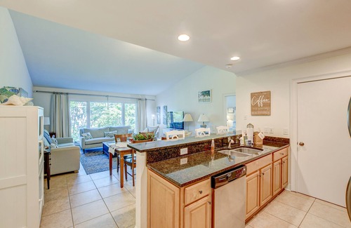 Isle of Palms Condo | Lagoon view condo w/easy access to the beach in Wild Dunes