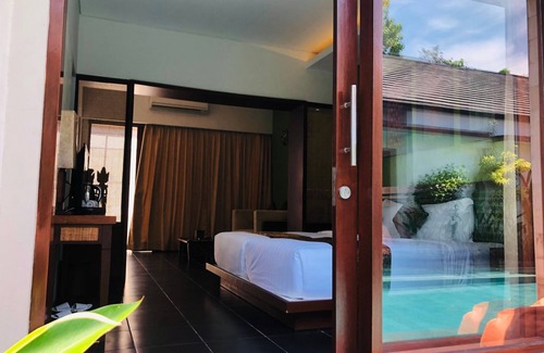 By Pass Ngurah Rai Villa | Lagoon Villa direct Pool Access 5 mins ride to Jimbaran Beach #2