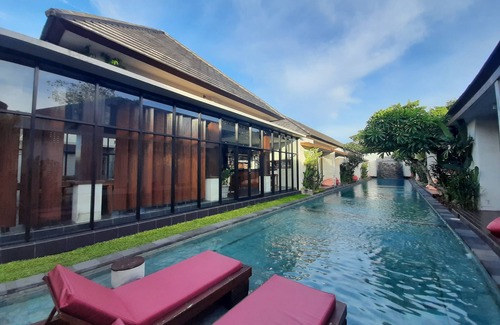 By Pass Ngurah Rai Villa | Lagoon Villa direct Pool Access 5 mins ride to Jimbaran Beach #10
