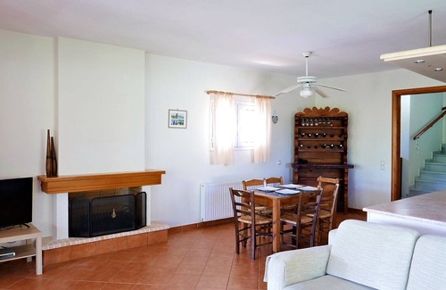 Amarinthos Villa | Lagouti seaside villa