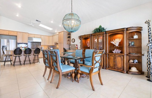Seven Mile Beach Condo | Laguna Del Mar 24 - 3rd floor luxury condo on 7MB - Call Cayman Villas!