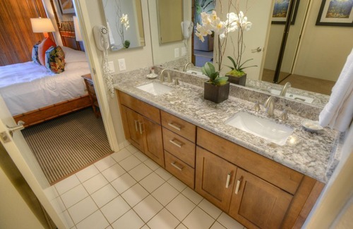 Kahana Resort | Lahaina Beach Front Resort 2 Bed Maui Condo