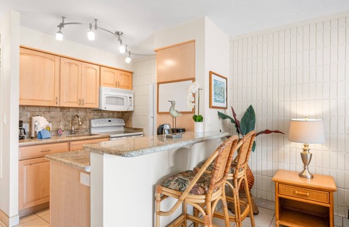 Historic Lahaina Front Street Apartment | Lahaina Shores 504: West Maui Mountain View