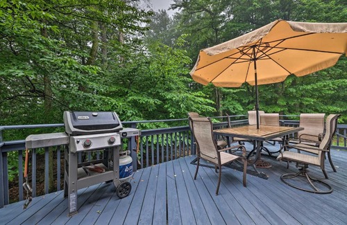Tobyhanna House | Lake Access and Fire Pit Spacious Tobyhanna Home!