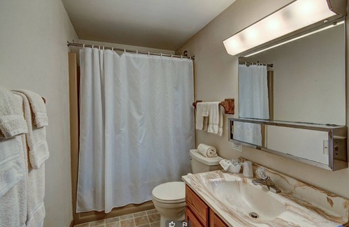 Phelps Condo | Lake Access Condo in Eagle River w/complimentary kayaks, canoes, and row boats.