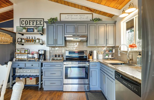 Groveland Cottage | Lake Access, Fire Pit: Scenic Groveland Cottage!