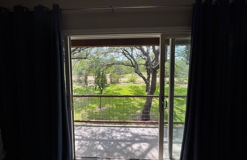 Granite Shoals House | Lake access home in the Hill Country! Less than 1 min walk to boat ramp