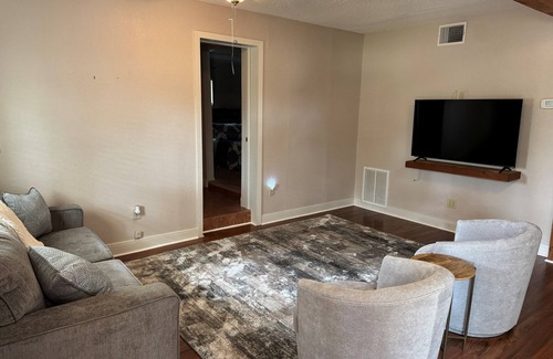 Granite Shoals House | Lake access home in the Hill Country! Less than 1 min walk to boat ramp