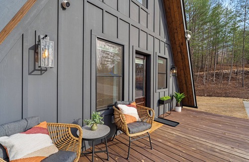 Mill Spring Apartment | Lake Adger, LUXE Lakefront, Private Dock, Kayaks, HotTub, FirePit