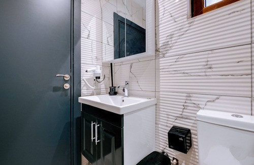 Tosya House | Lake and Mountain View Hotel | Doceia Moderna