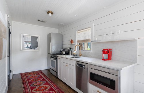 Westfield House | Lake Austin Retreat w/Outdoor Dinning Event Space