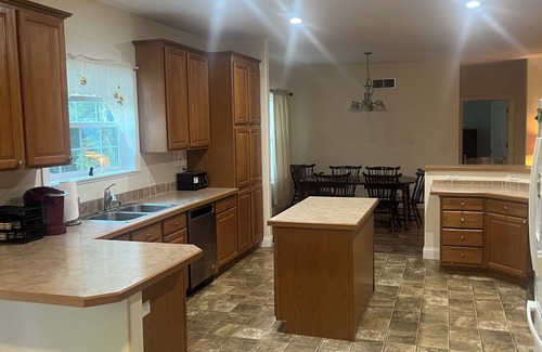 Cadiz House | Lake Barkley, Cadiz, KY Lakefront 3 bedroom with AC, Private dock and slip