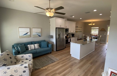 Carrabelle House | LAKE, BEACH, MARINA, FISHING, NATURE HIKING, THIS HOME HAS IT ALL!
