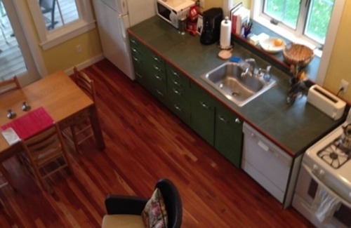 Alburg Cottage | LAKE CHAMPLAIN CONTEMPORARY COTTAGE!