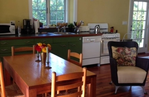 Alburg Cottage | LAKE CHAMPLAIN CONTEMPORARY COTTAGE!