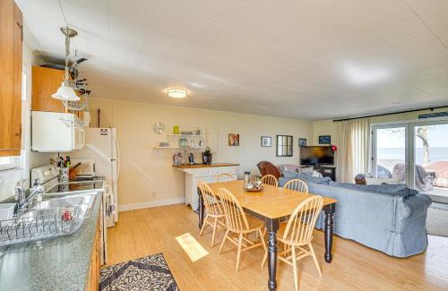 North Hero House | Lake Champlain Family Retreat with Deck and Yard