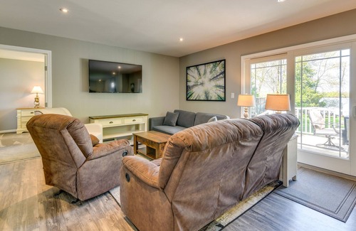 North Hero House | Lake Champlain Getaway w/ Deck + Fire Pit!