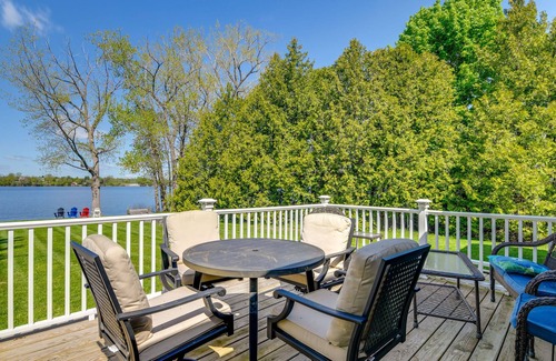 North Hero House | Lake Champlain Getaway w/ Deck + Fire Pit!
