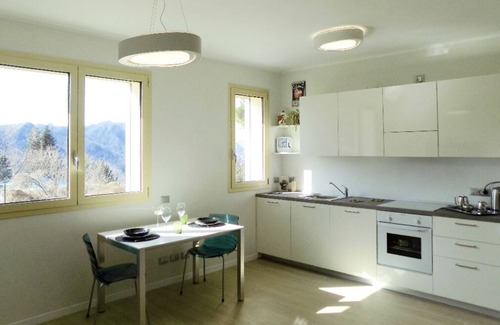 Albate Apartment | Lake Como panoramic view apartment with free private parking