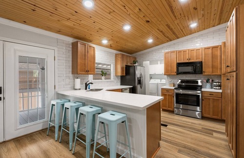 Willis House | Lake Conroe Oasis w/dock, covered patio, kayaks, ping-pong, games, & more!