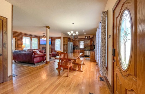 Roach House | Lake Escape - 9 Bdrm w/Awesome Decks & Dock