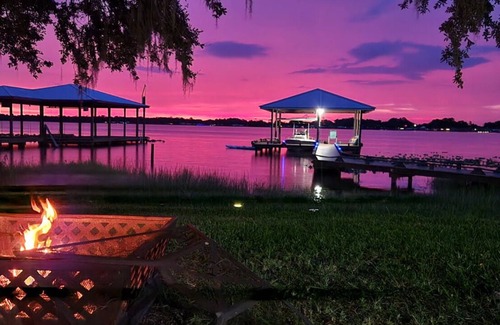 Highland House | Lake Francis Lily Pad – Entire Lakefront Home w/Hot Tub