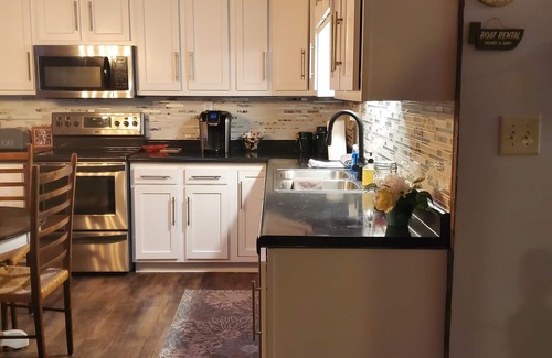 Webster Cabin | Lake Front 3 Bedroom cabin with FREE use of pontoon.