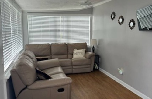 Placid Lakes Cottage | LAKE-FRONT AT BEAUTIFUL SANDY SHORE LAKE PLACID, FL