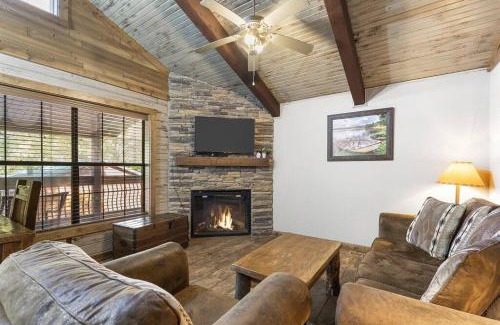 Indian Point House | Lake Front Cabin on Indian Point