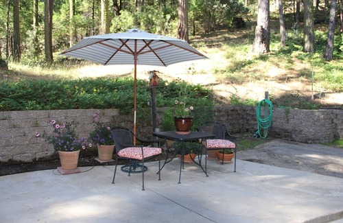 Wishon Cabin | Lake Front Cabin with Boat Slip- Beautiful Bass Lake