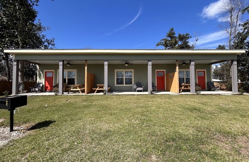Southport Cabin | Lake Front Cottage with Kayaks, Dock, & EV Charger - Pet Friendly/Sleeps 4