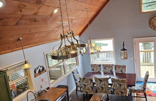 Dayton Cottage | LAKE FRONT home at Lake Chickamauga FAMOUS for LARGEMOUTH BASS FISHING!