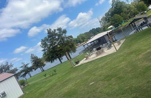 Negreet House | Lake front home in secluded neighborhood mins away f/boat launch and amenities.