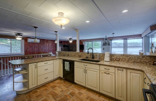 Gilmanton House | Lake Front Home on Shellcamp