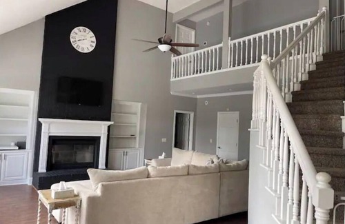 Cordele House | Lake Front Home with Pool! Jet Ski rental available!