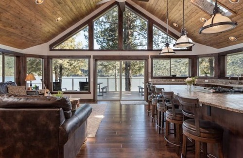 Prineville House | Lake Front House with Amazing View Near Bend Oregon