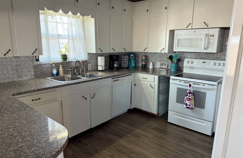 Checotah House | Lake Front House with Private Dock and boat rental available! Lake Eufala