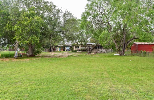 Lakeside House | Lake front property on main body of the lake,we still have water!With Game Room!