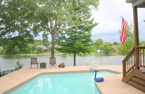 Jenks House | Lake Front Property With Swimming Pool In Quiet Neighborhood