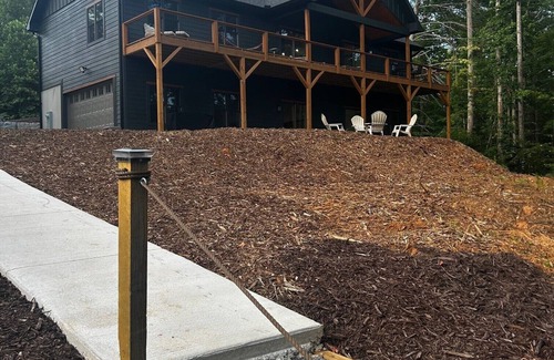The Arbor House | Lake Front Retreat with 2-tier Dock , Brand new 4 Bedroom Home