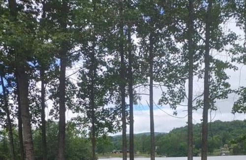 Harriman RV Rental | Lake Front RV/Camper Campsite #1