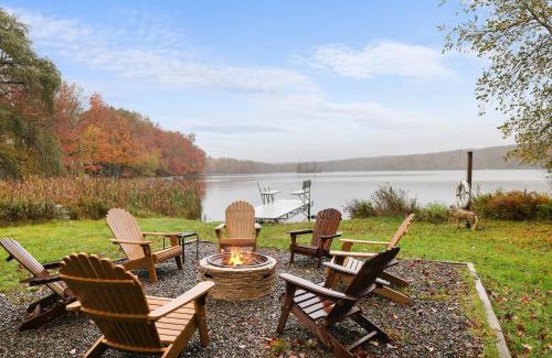 Gouldsboro House | Lake Front, Ski,hot Tub, Fire Pit, Fp, Boats